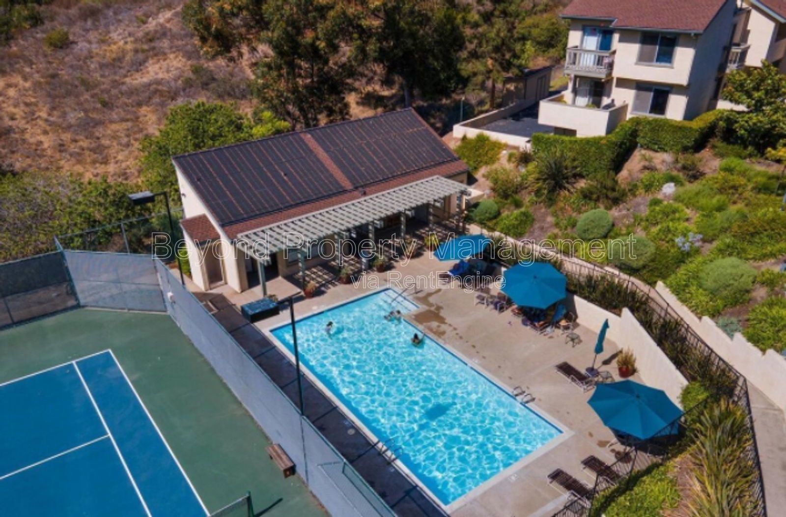 *** LOVELY LINDA VISTA ***HIDDEN GEM ***MUST SEE 2/2.5 TOWNHOME ,2 CAR GARAGE! NEW FLOORING! *** property image