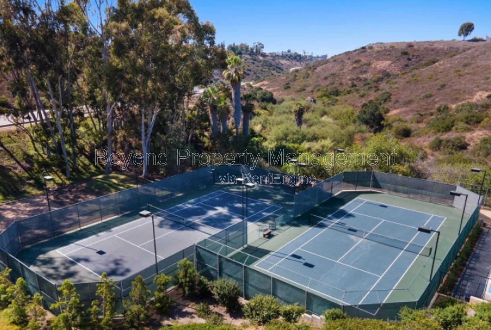 *** LOVELY LINDA VISTA ***HIDDEN GEM ***MUST SEE 2/2.5 TOWNHOME ,2 CAR GARAGE! NEW FLOORING! *** property image