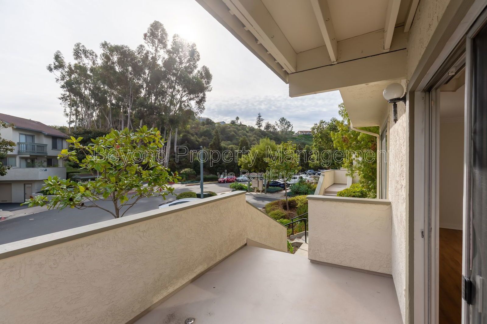 *** LOVELY LINDA VISTA ***HIDDEN GEM ***MUST SEE 2/2.5 TOWNHOME ,2 CAR GARAGE! NEW FLOORING! *** property image