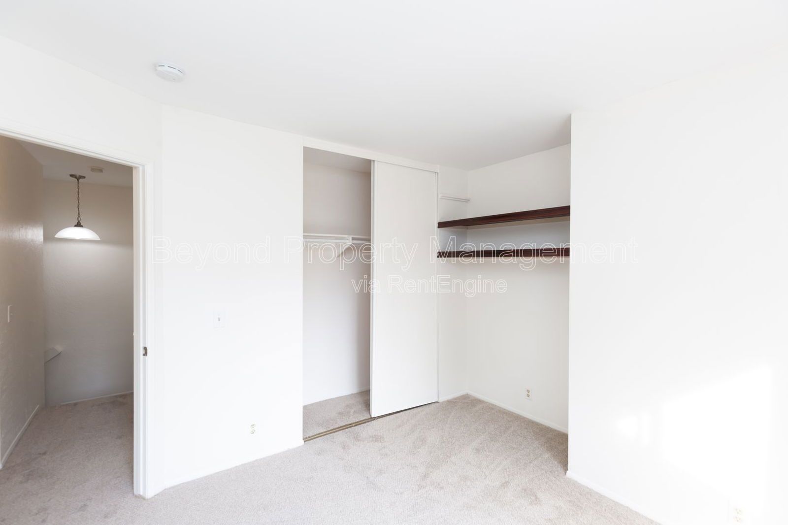 *** LOVELY LINDA VISTA ***HIDDEN GEM ***MUST SEE 2/2.5 TOWNHOME ,2 CAR GARAGE! NEW FLOORING! *** property image