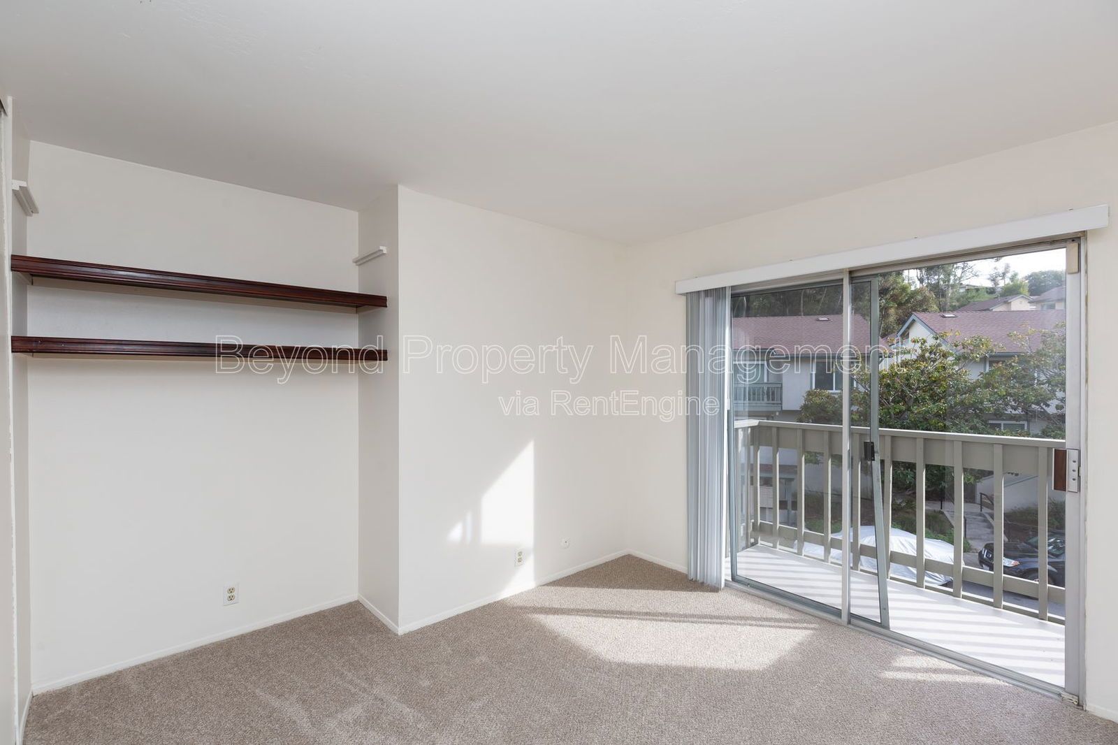 *** LOVELY LINDA VISTA ***HIDDEN GEM ***MUST SEE 2/2.5 TOWNHOME ,2 CAR GARAGE! NEW FLOORING! *** property image