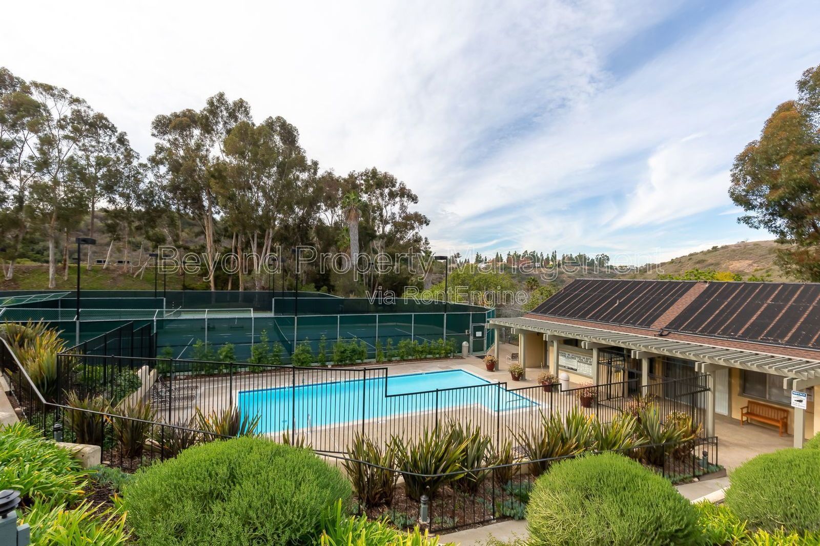 *** LOVELY LINDA VISTA ***HIDDEN GEM ***MUST SEE 2/2.5 TOWNHOME ,2 CAR GARAGE! NEW FLOORING! *** property image