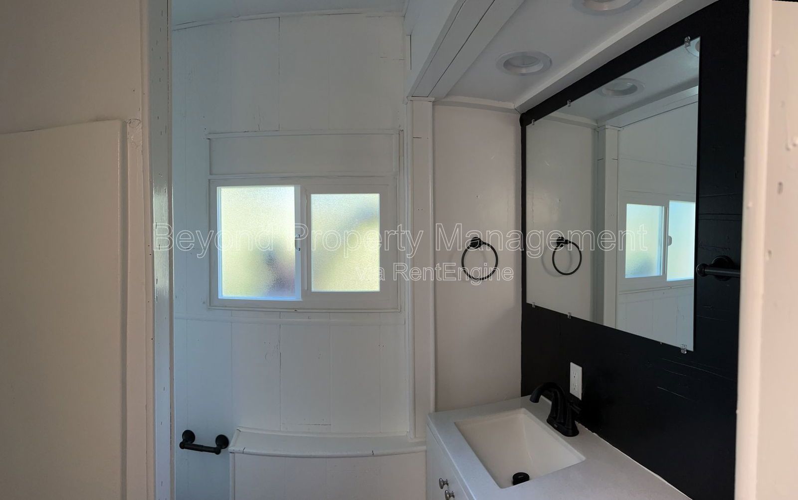 **PEACEFUL PINE VALLEY HOME**2 Bed 1 Bath home**READY FOR MOVE IN**RV PARKING** property image