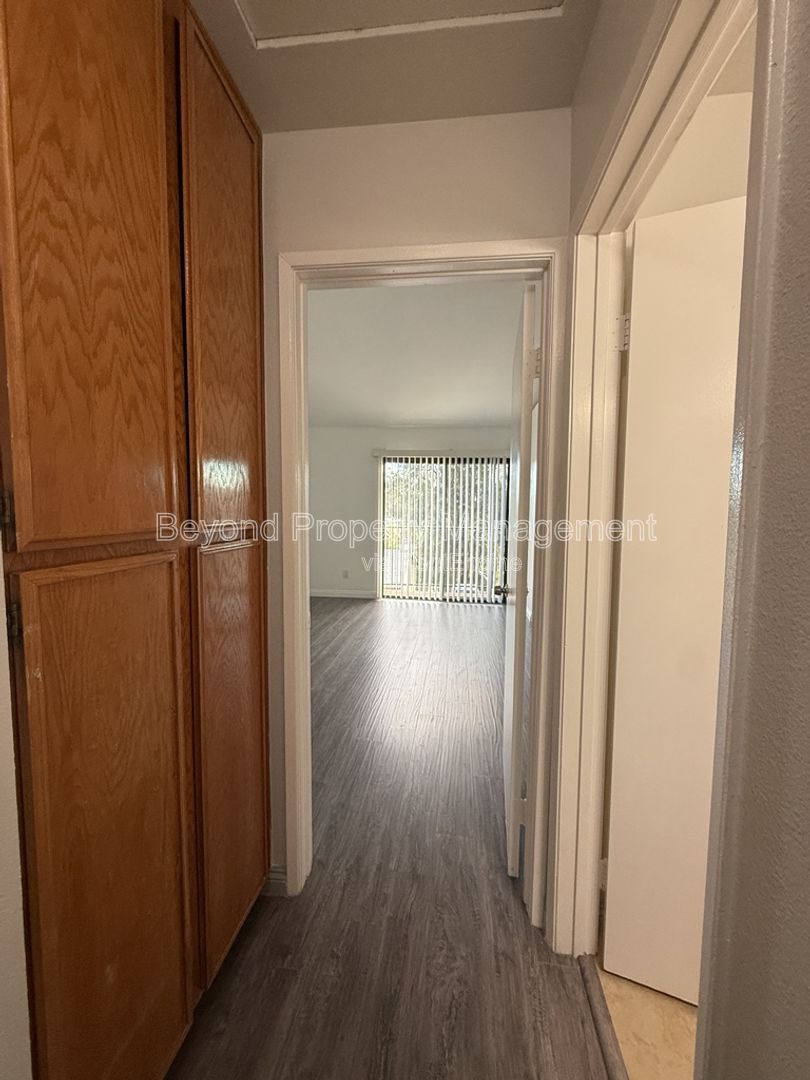 SPRING VALLEY HIDDEN GEM ***TOWNHOME***3 BED/2.5 BATH 2 CAR ATTACHED GARAGE***PET FRIENDLY property image