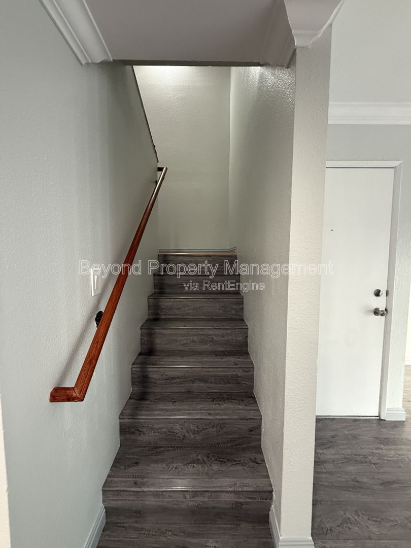 SPRING VALLEY HIDDEN GEM ***TOWNHOME***3 BED/2.5 BATH 2 CAR ATTACHED GARAGE***PET FRIENDLY property image