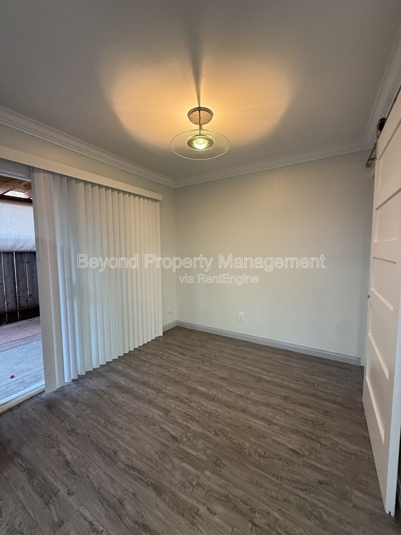 SPRING VALLEY HIDDEN GEM ***TOWNHOME***3 BED/2.5 BATH 2 CAR ATTACHED GARAGE***PET FRIENDLY property image