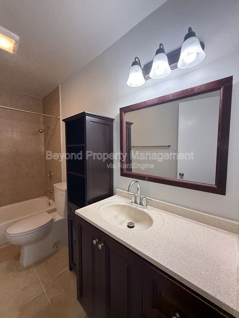 SPRING VALLEY HIDDEN GEM ***TOWNHOME***3 BED/2.5 BATH 2 CAR ATTACHED GARAGE***PET FRIENDLY property image