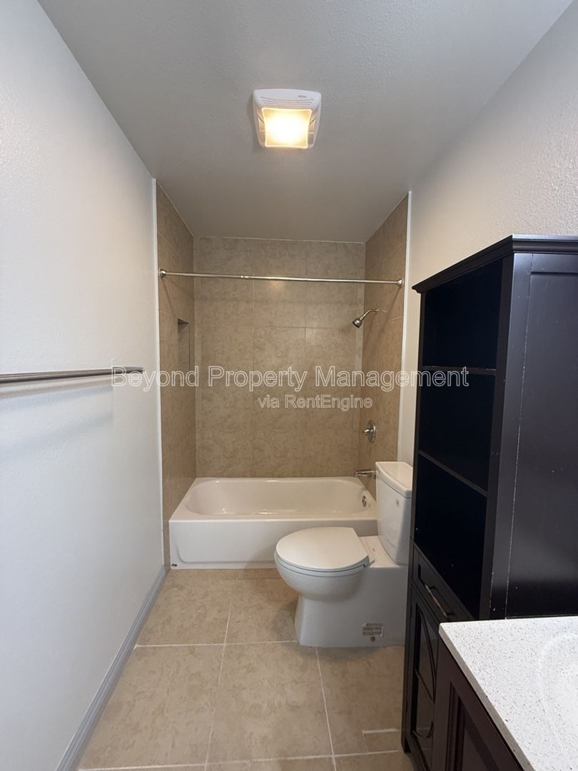 SPRING VALLEY HIDDEN GEM ***TOWNHOME***3 BED/2.5 BATH 2 CAR ATTACHED GARAGE***PET FRIENDLY property image