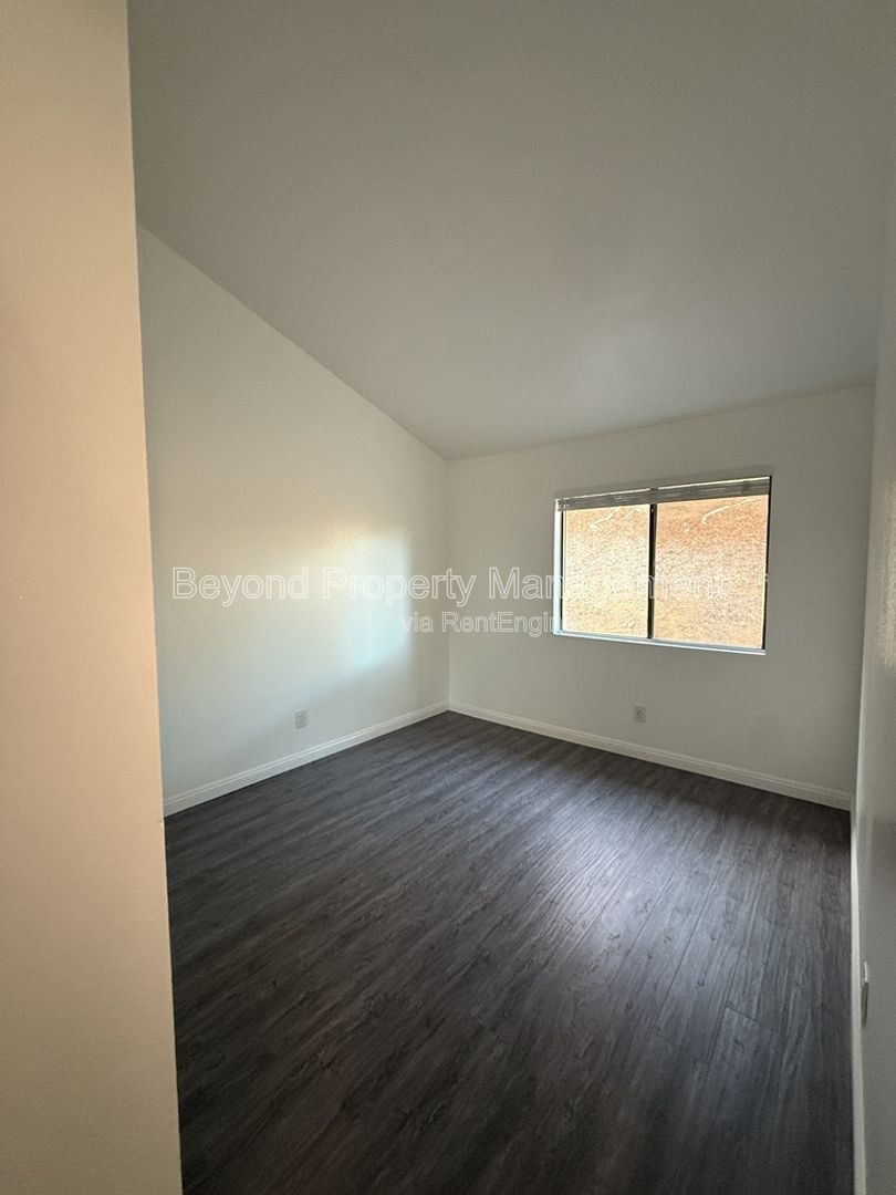 SPRING VALLEY HIDDEN GEM ***TOWNHOME***3 BED/2.5 BATH 2 CAR ATTACHED GARAGE***PET FRIENDLY property image