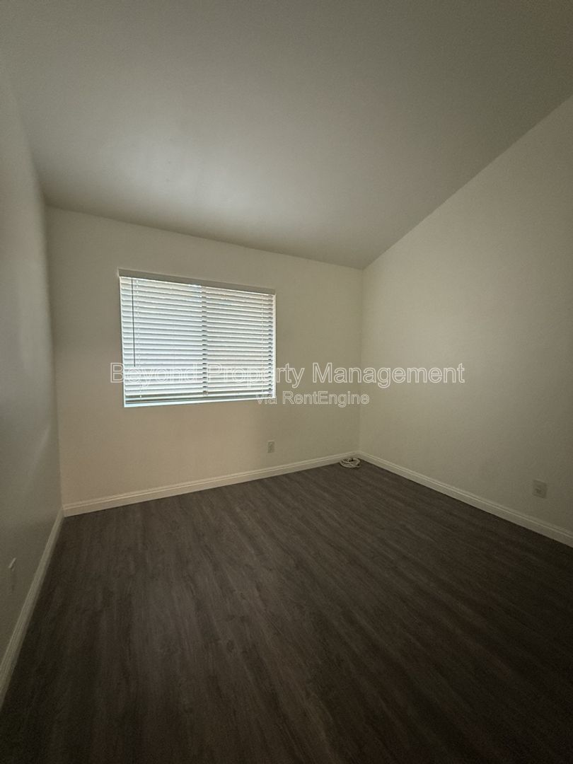 SPRING VALLEY HIDDEN GEM ***TOWNHOME***3 BED/2.5 BATH 2 CAR ATTACHED GARAGE***PET FRIENDLY property image