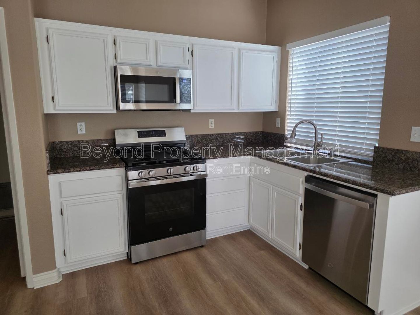 ***3 BD-2BTH ****SINGLE FAMILY-PET FRIENDLY!!!! SAN MARCOS LOCATION***** property image