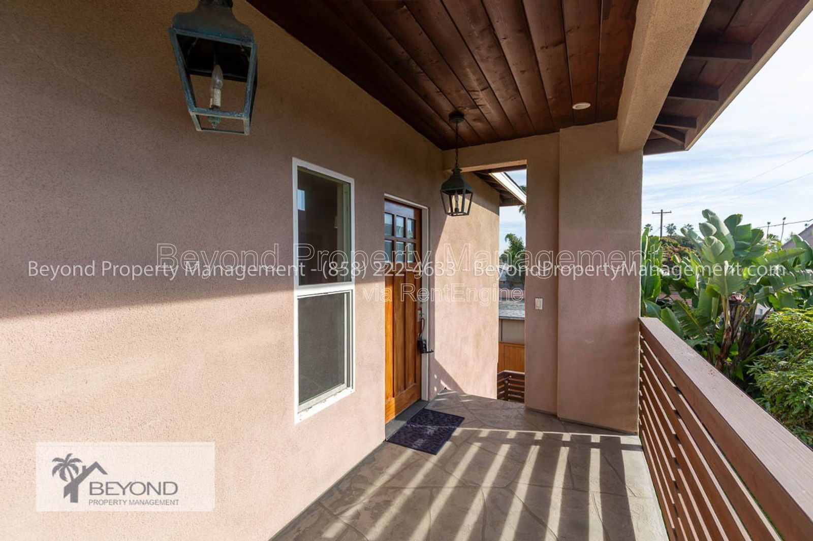 ****LOCATION !!! LOCATION !!!!  BEAUTIFUL 1 -BED ROOM COASTAL LIVING- PET FRIENDLY!!! property image