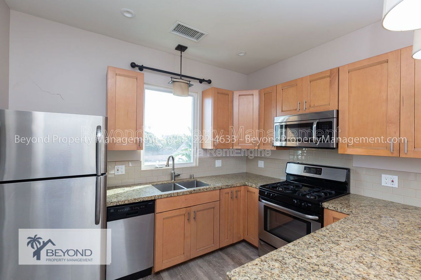 ****LOCATION !!! LOCATION !!!!  BEAUTIFUL 1 -BED ROOM COASTAL LIVING- PET FRIENDLY!!! property image