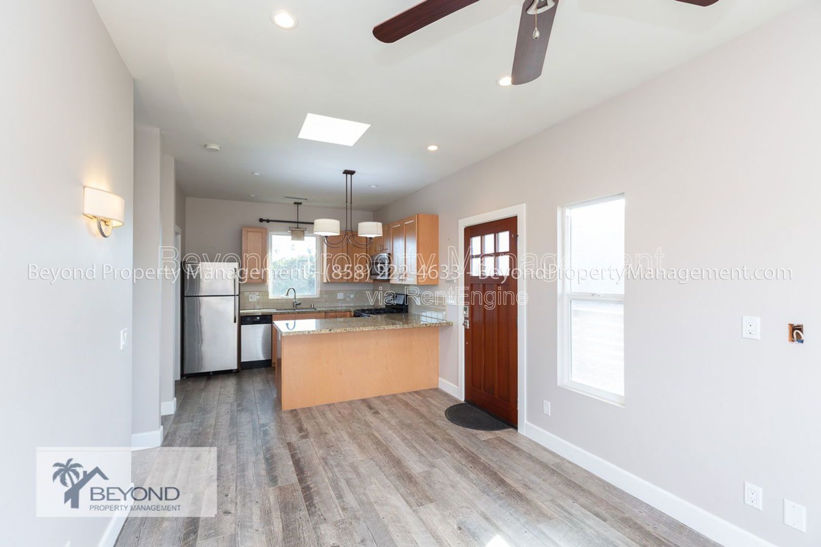 ****LOCATION !!! LOCATION !!!!  BEAUTIFUL 1 -BED ROOM COASTAL LIVING- PET FRIENDLY!!! property image