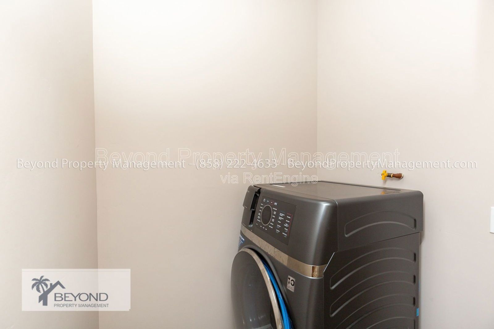 ****LOCATION !!! LOCATION !!!!  BEAUTIFUL 1 -BED ROOM COASTAL LIVING- PET FRIENDLY!!! property image