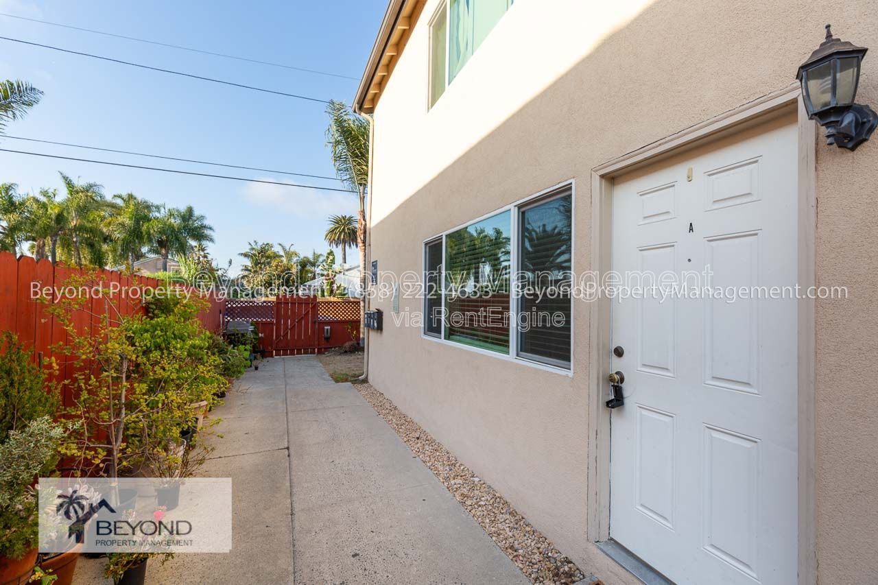 BIKE TO THE BEACH... LIGHT AND BRIGHT, FULLY UPGRADED CLOSE TO ALL - PETS OKAY!!! property image