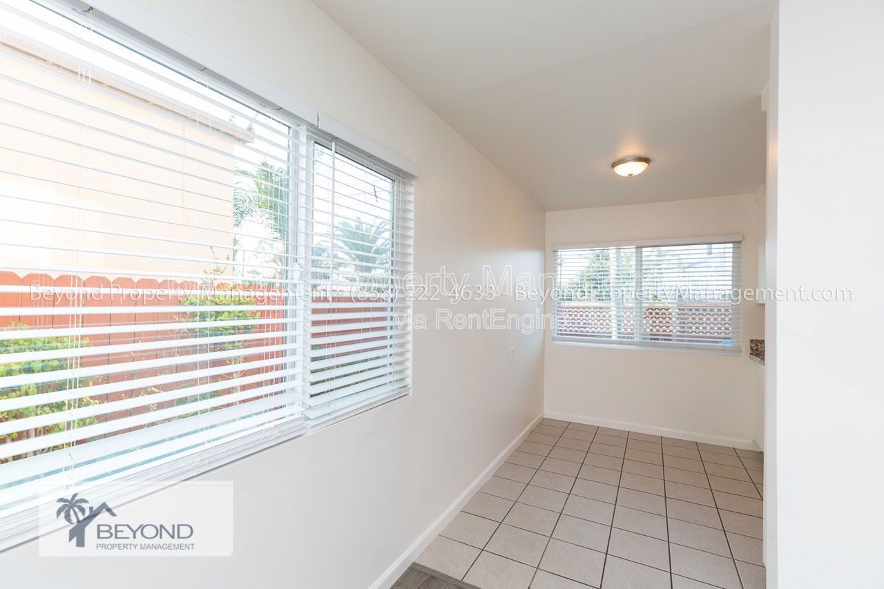 BIKE TO THE BEACH... LIGHT AND BRIGHT, FULLY UPGRADED CLOSE TO ALL - PETS OKAY!!! property image