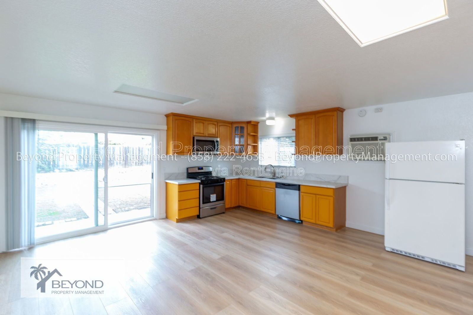 ***LOOK NO FURTHER!!!  3/2  MIRA MESA HOME , OPEN FLOOR PLAN WITH LARGE DRIVEWAY ONE CAR GARAGE, READY NOW!!!*** property image