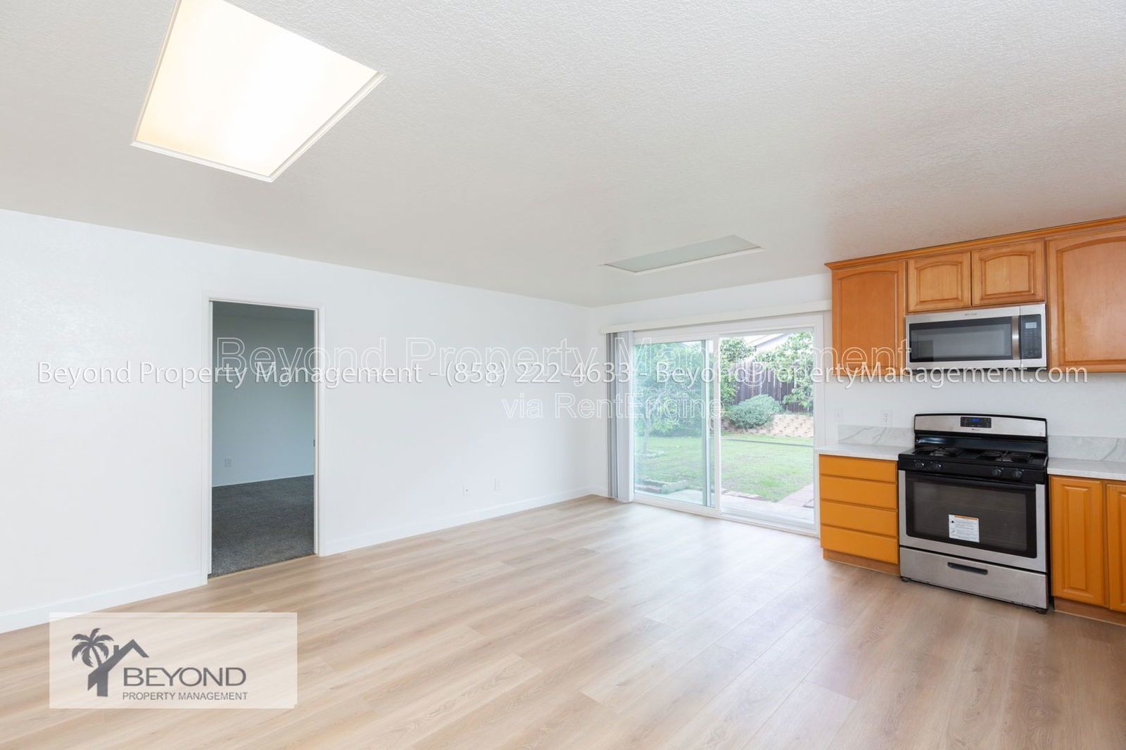 ***LOOK NO FURTHER!!!  3/2  MIRA MESA HOME , OPEN FLOOR PLAN WITH LARGE DRIVEWAY ONE CAR GARAGE, READY NOW!!!*** property image