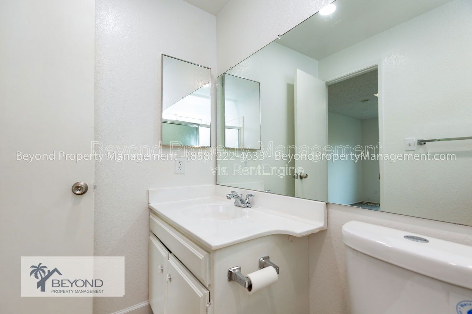 ***LOOK NO FURTHER!!!  3/2  MIRA MESA HOME , OPEN FLOOR PLAN WITH LARGE DRIVEWAY ONE CAR GARAGE, READY NOW!!!*** property image