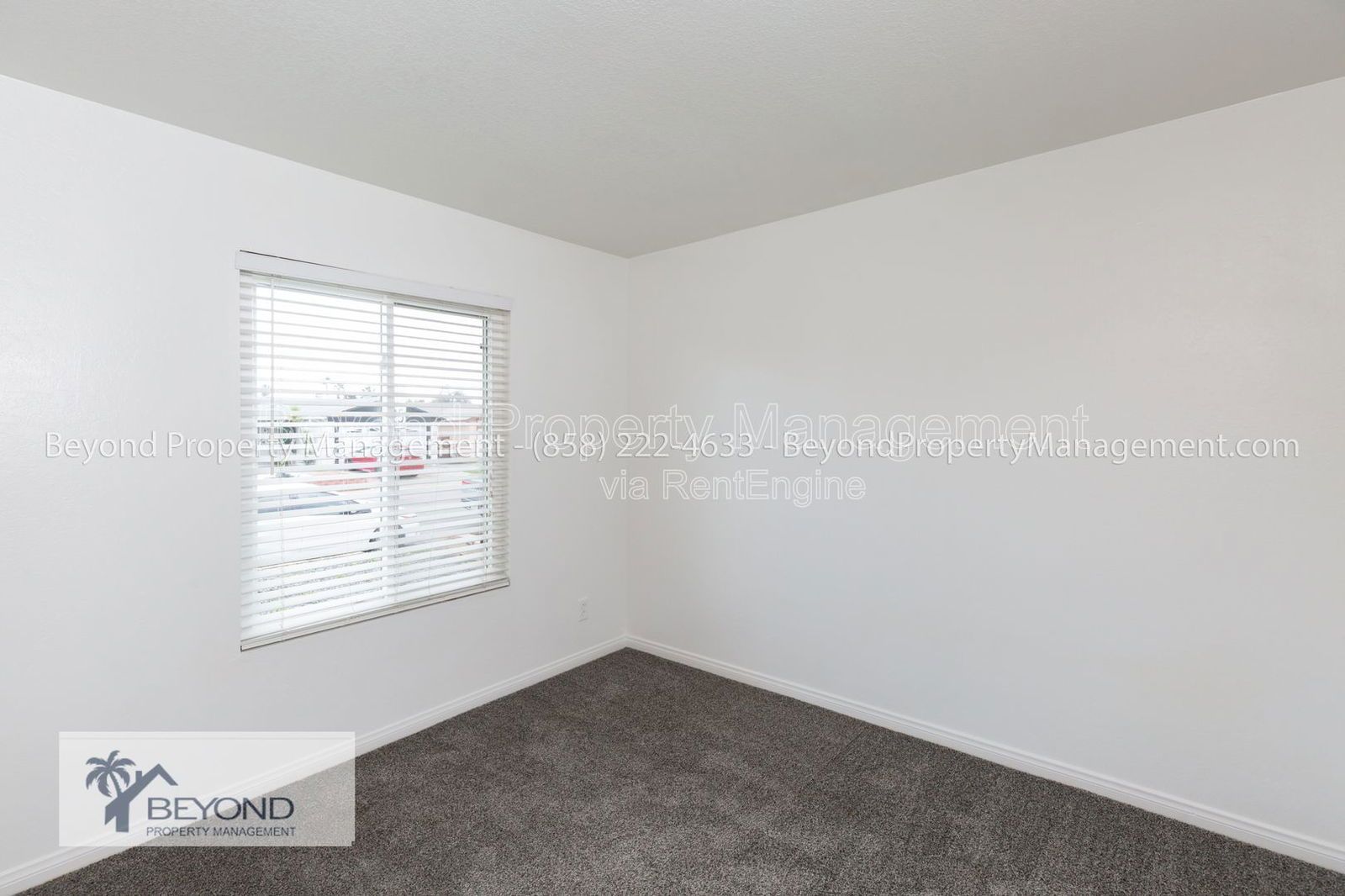 ***LOOK NO FURTHER!!!  3/2  MIRA MESA HOME , OPEN FLOOR PLAN WITH LARGE DRIVEWAY ONE CAR GARAGE, READY NOW!!!*** property image