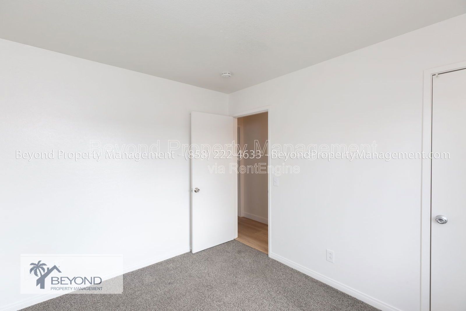 ***LOOK NO FURTHER!!!  3/2  MIRA MESA HOME , OPEN FLOOR PLAN WITH LARGE DRIVEWAY ONE CAR GARAGE, READY NOW!!!*** property image