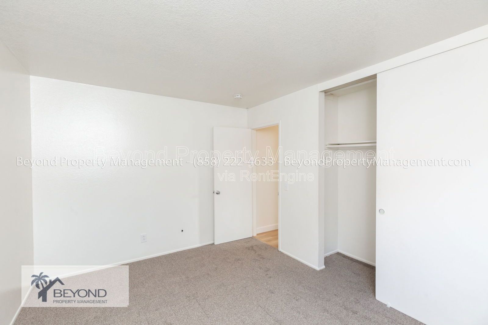 ***LOOK NO FURTHER!!!  3/2  MIRA MESA HOME , OPEN FLOOR PLAN WITH LARGE DRIVEWAY ONE CAR GARAGE, READY NOW!!!*** property image