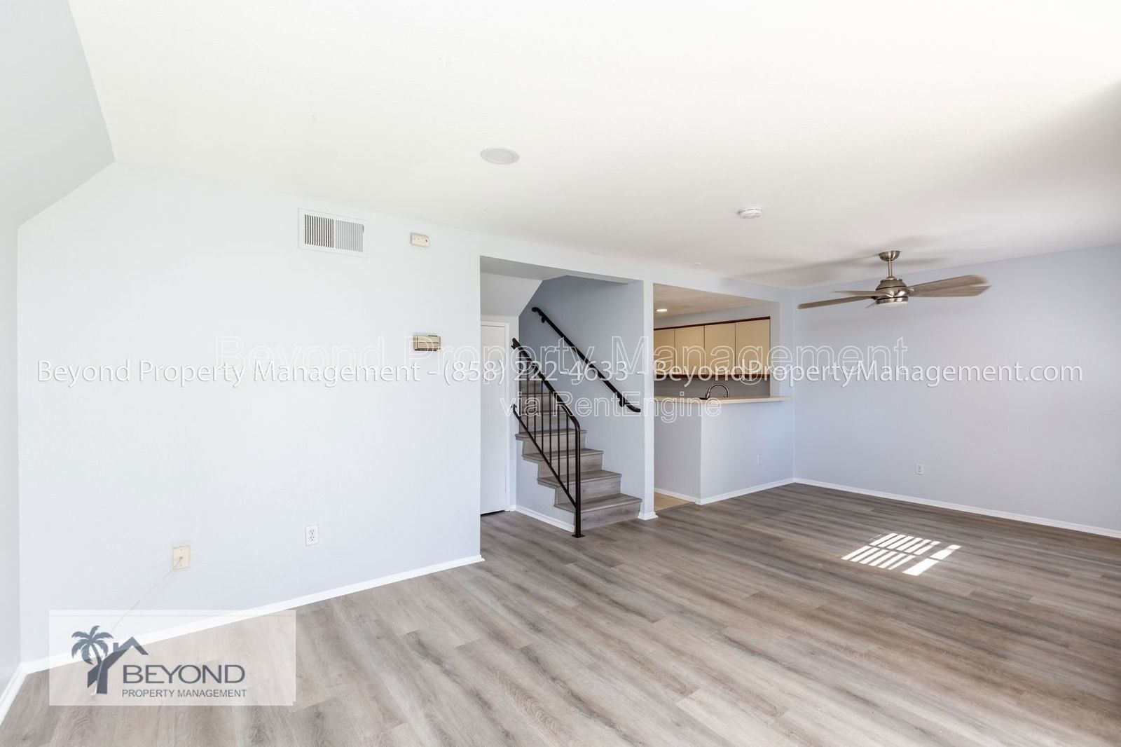 THE VENETIAN ***LOCATION! LOCATON!  RARELY AVAILABLE*** 2 bed/2.5 BATH  IN THE HEART OF UTC property image