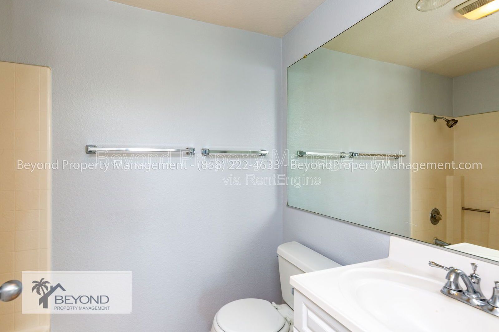 THE VENETIAN ***LOCATION! LOCATON!  RARELY AVAILABLE*** 2 bed/2.5 BATH  IN THE HEART OF UTC property image