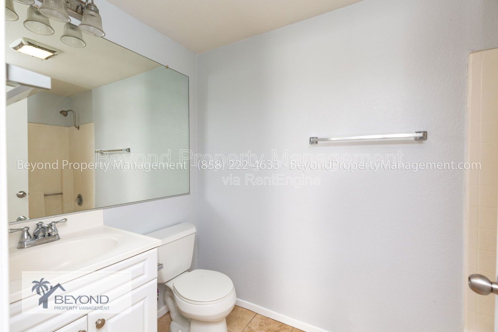 THE VENETIAN ***LOCATION! LOCATON!  RARELY AVAILABLE*** 2 bed/2.5 BATH  IN THE HEART OF UTC property image