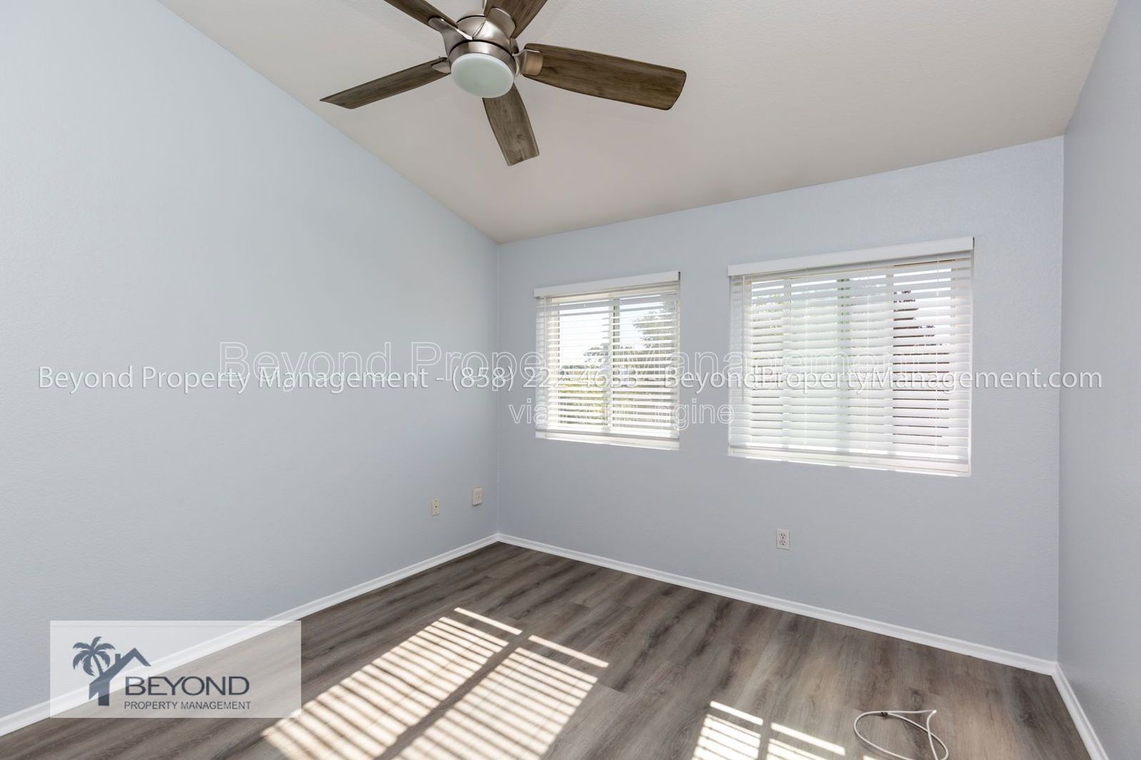 THE VENETIAN ***LOCATION! LOCATON!  RARELY AVAILABLE*** 2 bed/2.5 BATH  IN THE HEART OF UTC property image