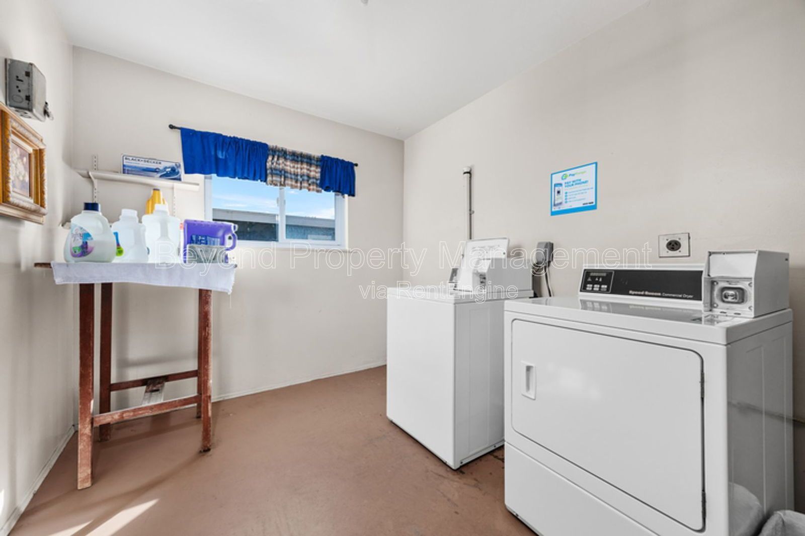 !!!! ONE BLOCK TO BEACH - ONE CAR GARAGE - VAULTED CEILINGS - PET FRIENDLY - ACT NOW!!!! property image