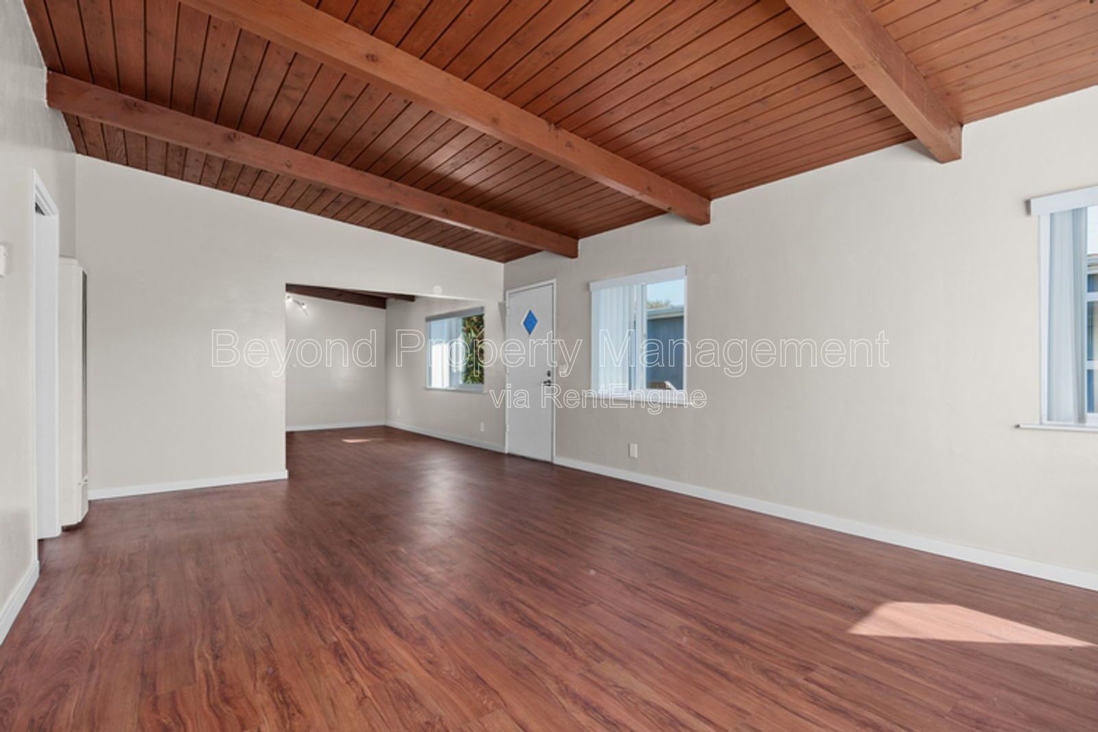 !!!! ONE BLOCK TO BEACH - ONE CAR GARAGE - VAULTED CEILINGS - PET FRIENDLY - ACT NOW!!!! property image