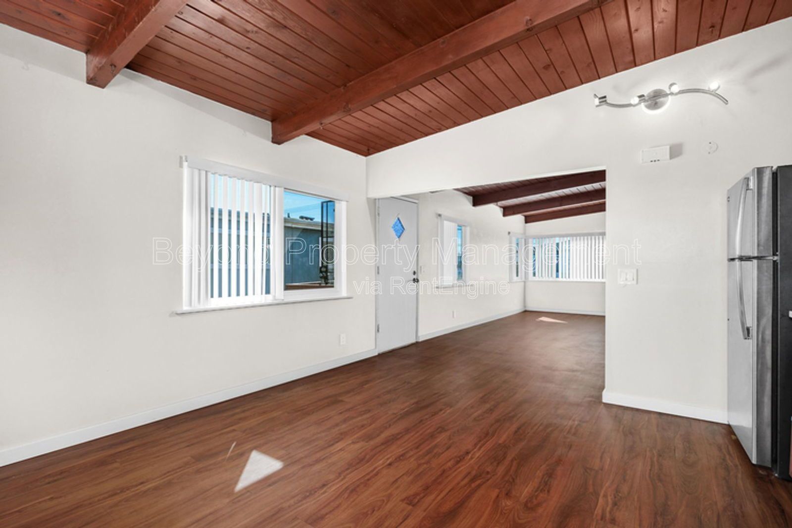 !!!! ONE BLOCK TO BEACH - ONE CAR GARAGE - VAULTED CEILINGS - PET FRIENDLY - ACT NOW!!!! property image