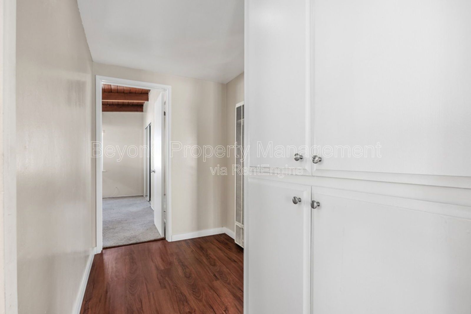 !!!! ONE BLOCK TO BEACH - ONE CAR GARAGE - VAULTED CEILINGS - PET FRIENDLY - ACT NOW!!!! property image