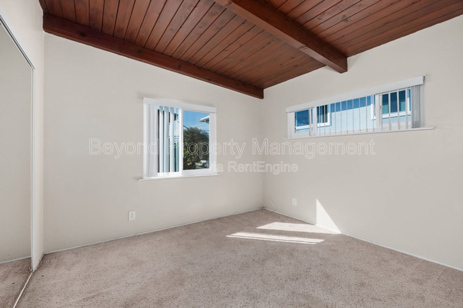 !!!! ONE BLOCK TO BEACH - ONE CAR GARAGE - VAULTED CEILINGS - PET FRIENDLY - ACT NOW!!!! property image