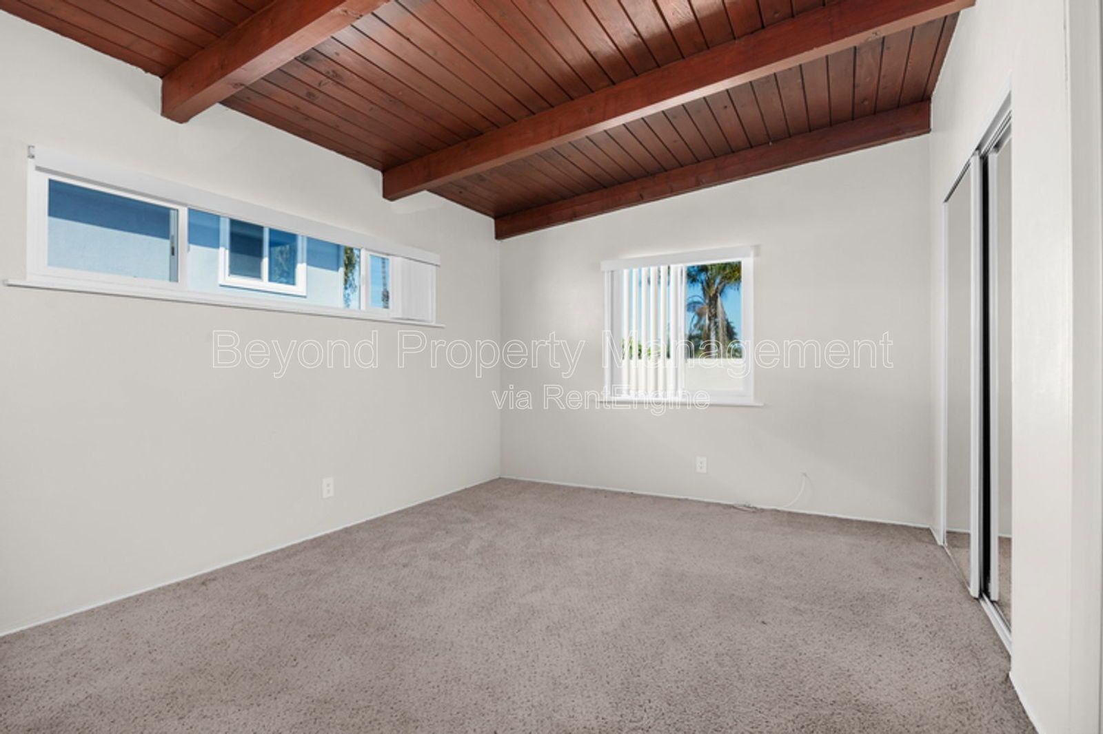 !!!! ONE BLOCK TO BEACH - ONE CAR GARAGE - VAULTED CEILINGS - PET FRIENDLY - ACT NOW!!!! property image