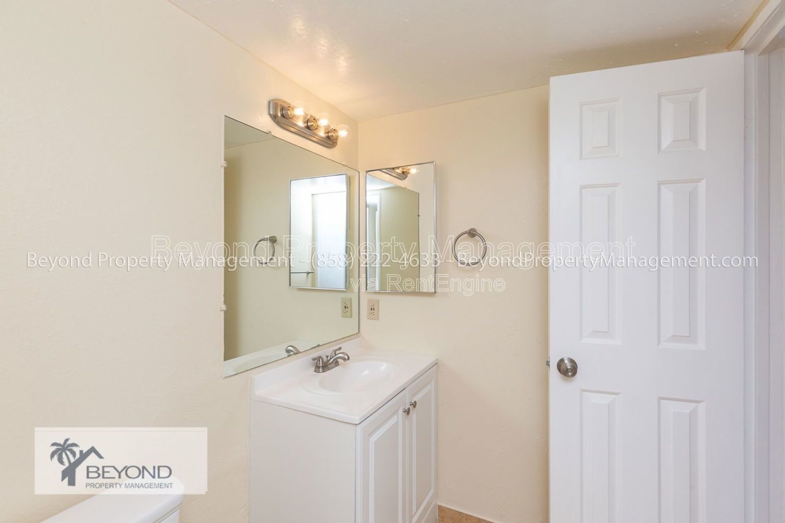****Charming 2BD CONDO IN THE HEART OF NORTH PARK! A/C! UPGRADED KITCHEN! PET FRIENDLY!!! property image