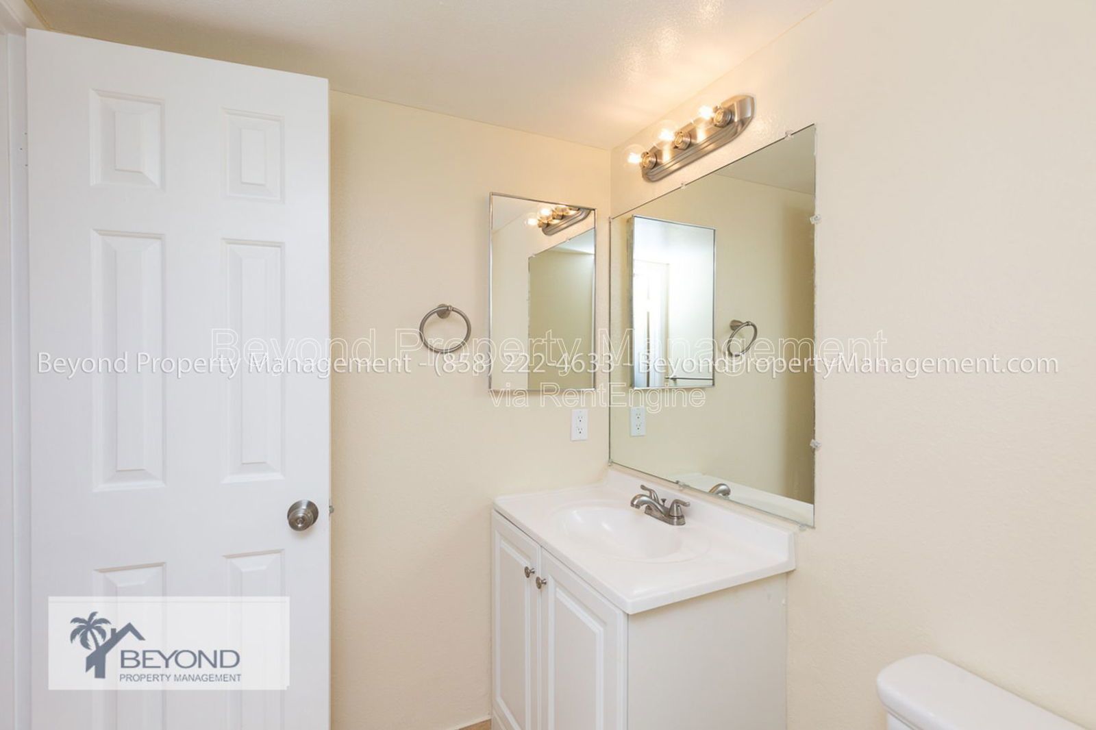 ****Charming 2BD CONDO IN THE HEART OF NORTH PARK! A/C! UPGRADED KITCHEN! PET FRIENDLY!!! property image