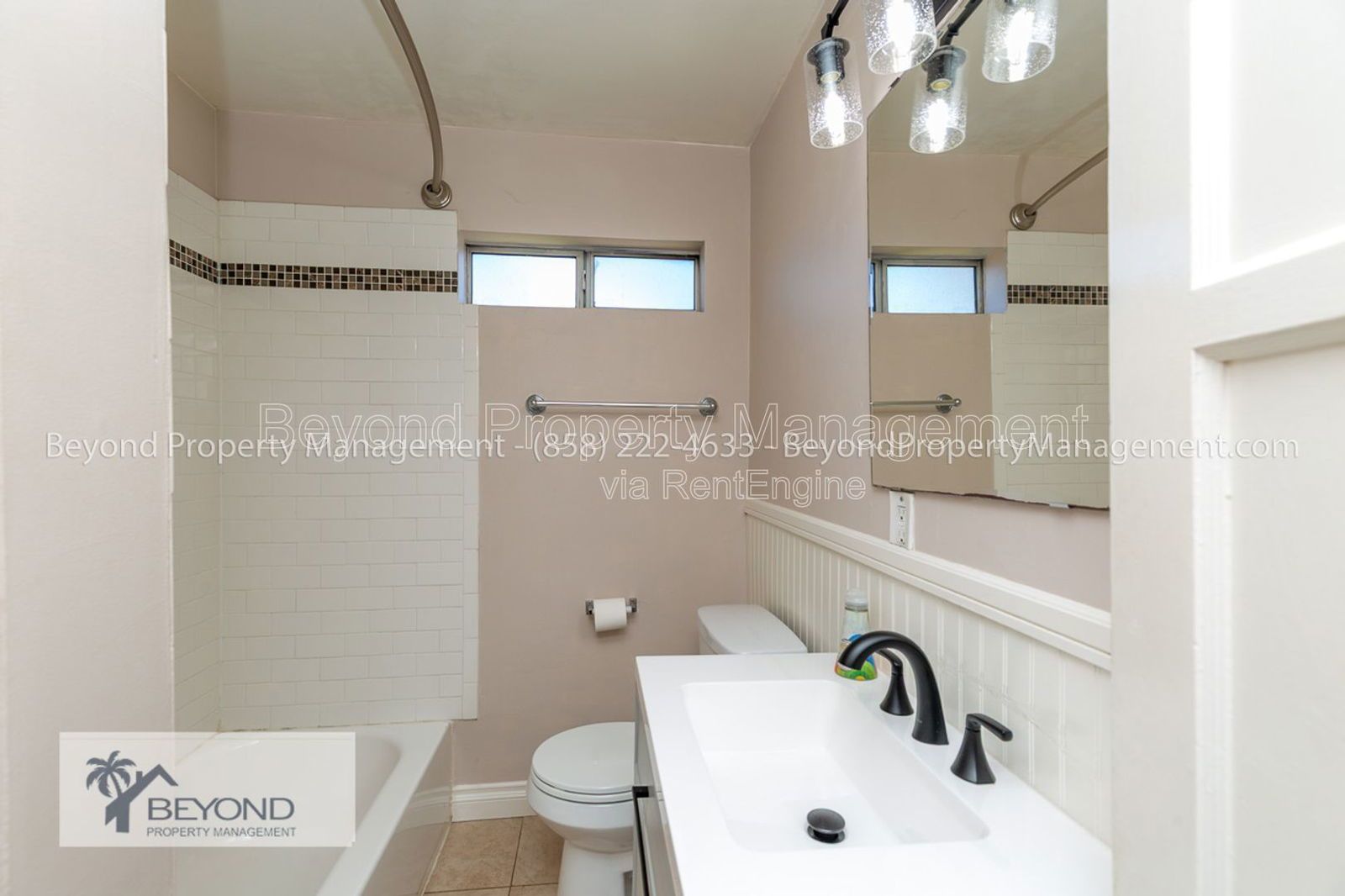 ****LOCATION !!! LOCATION !!!! BEAUTIFUL 3 -BED ROOM COASTAL LIVING-!!! property image