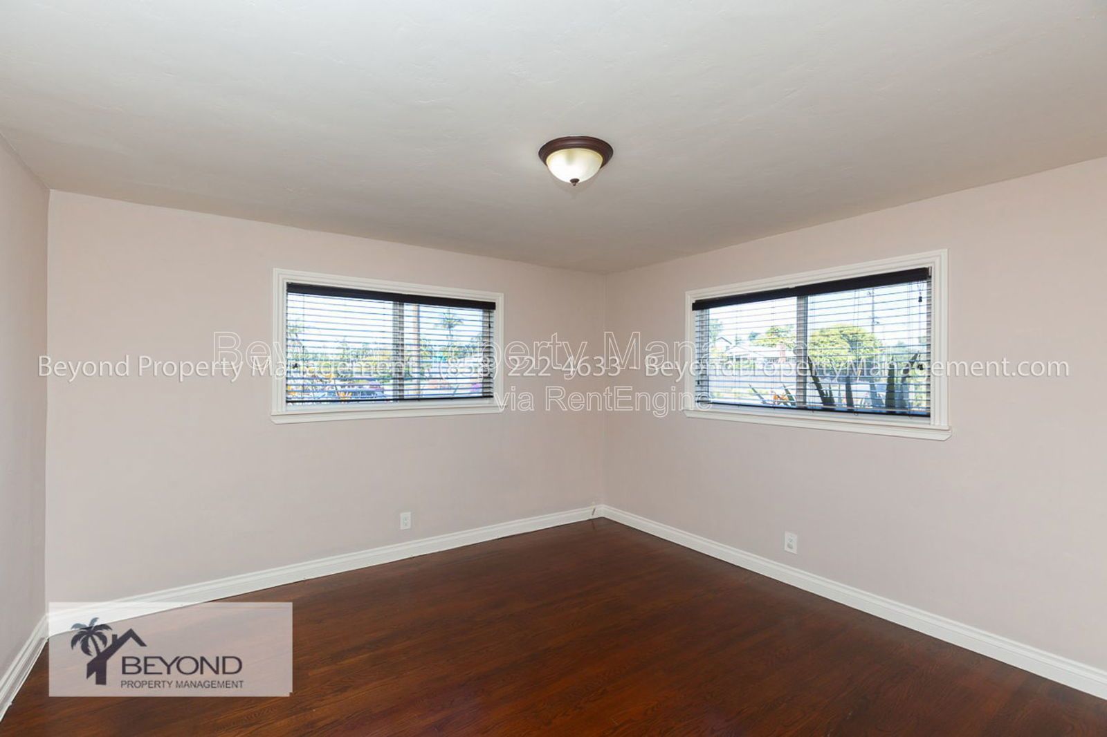 ****LOCATION !!! LOCATION !!!! BEAUTIFUL 3 -BED ROOM COASTAL LIVING-!!! property image