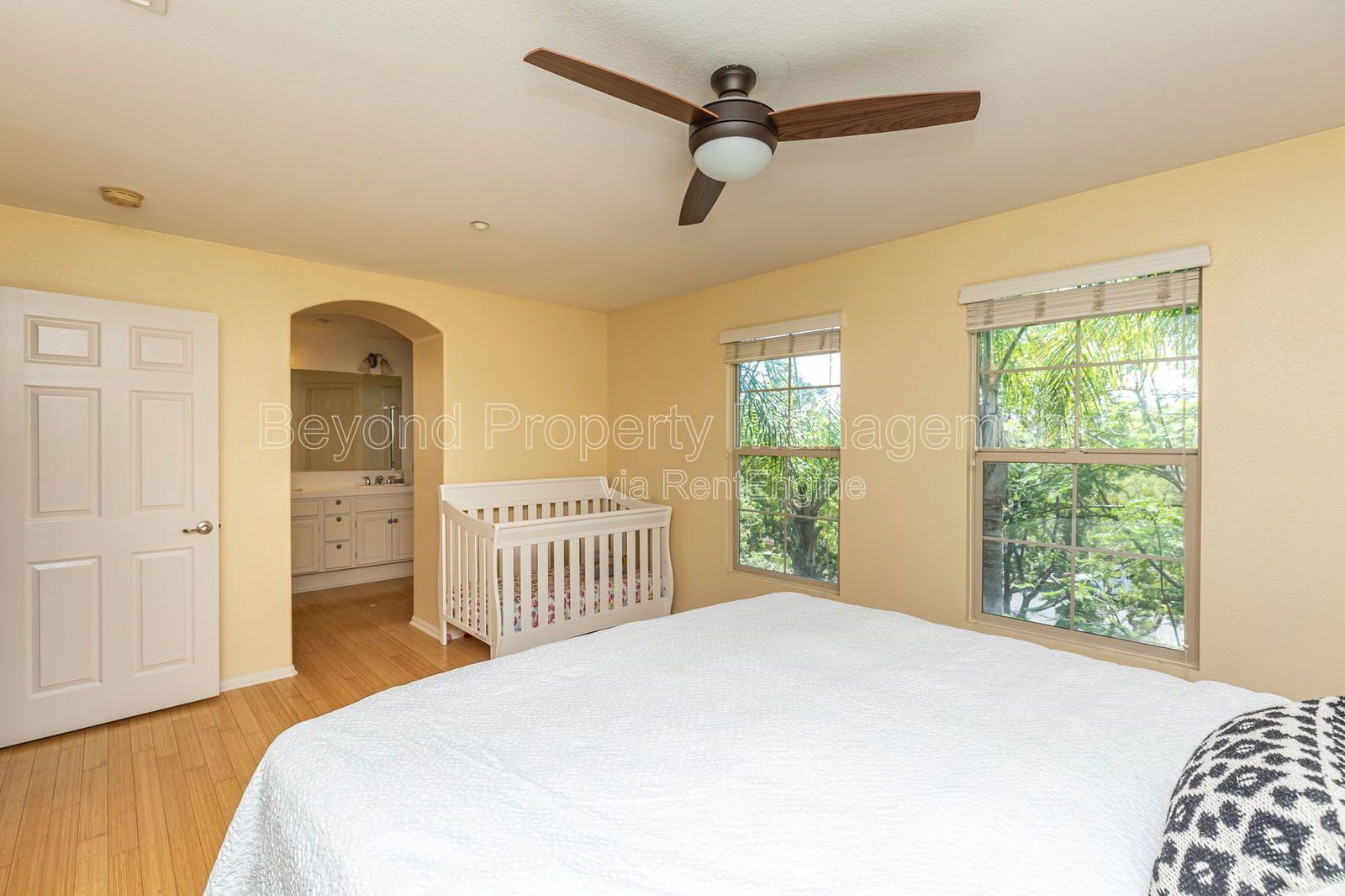 **STEPS FROM SNAPDRAGON STADIUM  -MISSION VALLEY***2/2 TOWNHOME W/ 2 CAR GARAGE***WALKING TRAIL**POOLS**TENNIS COURT**GYM property image