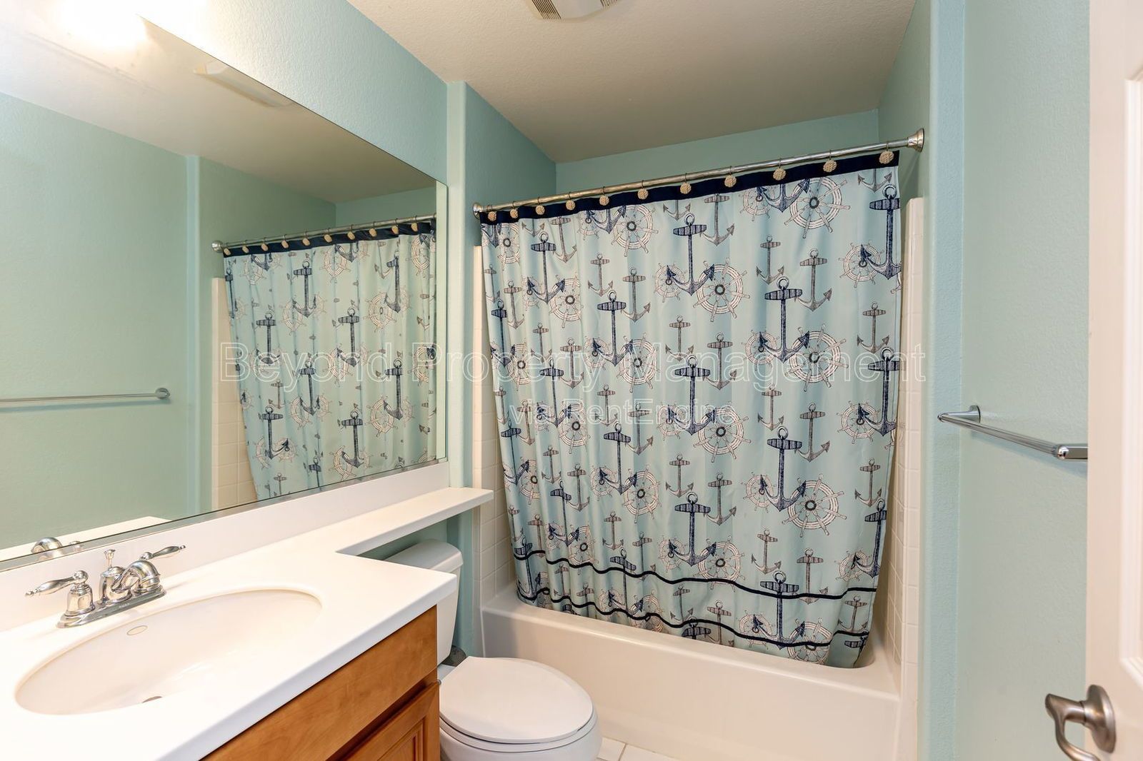 **STEPS FROM SNAPDRAGON STADIUM  -MISSION VALLEY***2/2 TOWNHOME W/ 2 CAR GARAGE***WALKING TRAIL**POOLS**TENNIS COURT**GYM property image