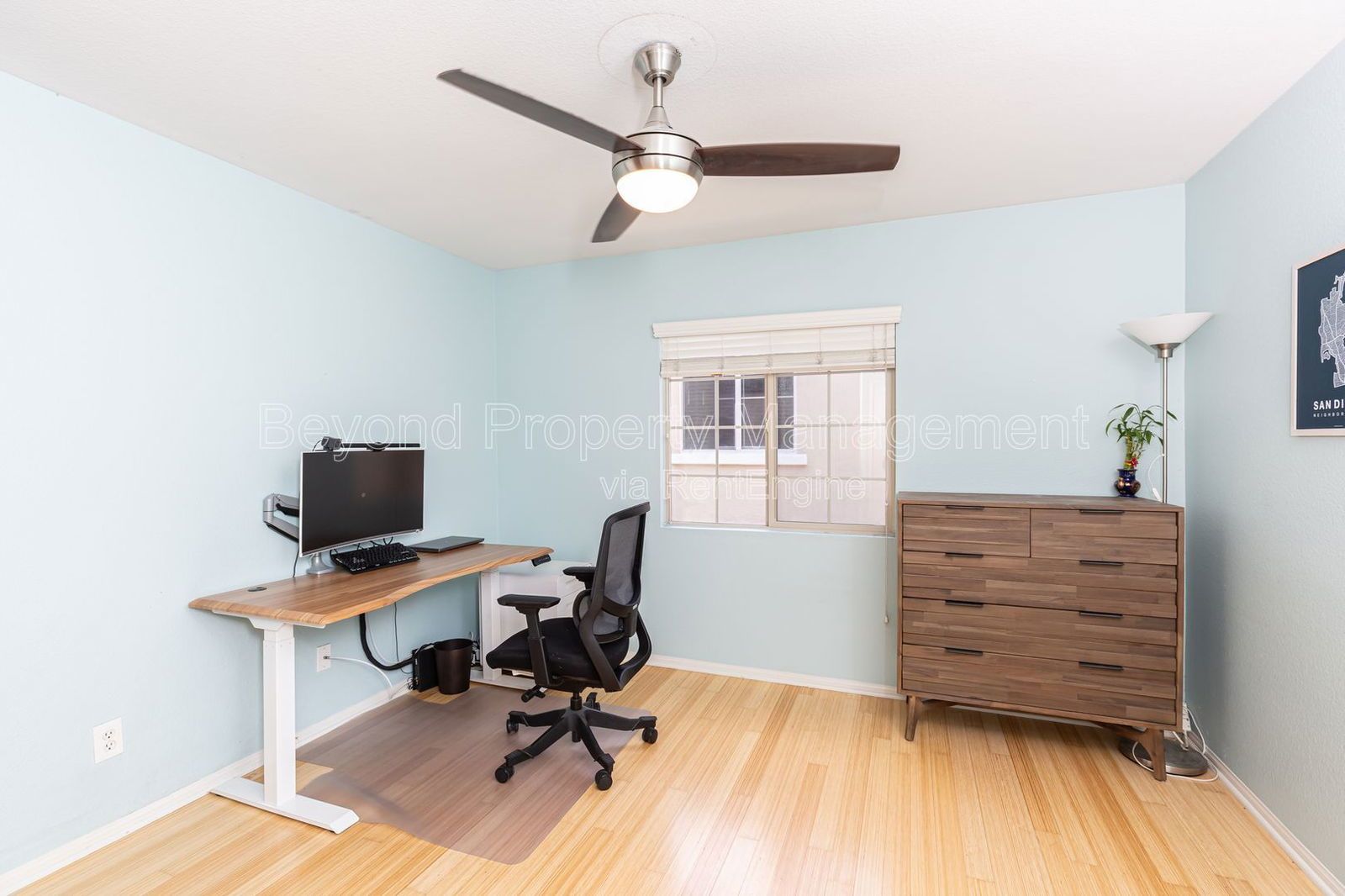 **STEPS FROM SNAPDRAGON STADIUM  -MISSION VALLEY***2/2 TOWNHOME W/ 2 CAR GARAGE***WALKING TRAIL**POOLS**TENNIS COURT**GYM property image