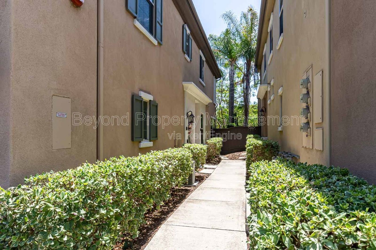 **STEPS FROM SNAPDRAGON STADIUM  -MISSION VALLEY***2/2 TOWNHOME W/ 2 CAR GARAGE***WALKING TRAIL**POOLS**TENNIS COURT**GYM property image