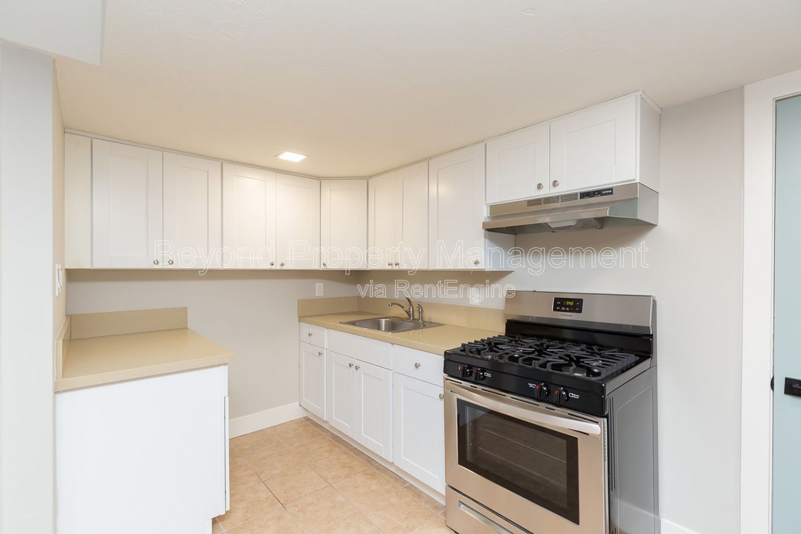 ***CONTEMPORARY COMFORT ***COLLEGE AREA***STYLISH STUDIO***HURRY WON'T LAST LONG*** property image