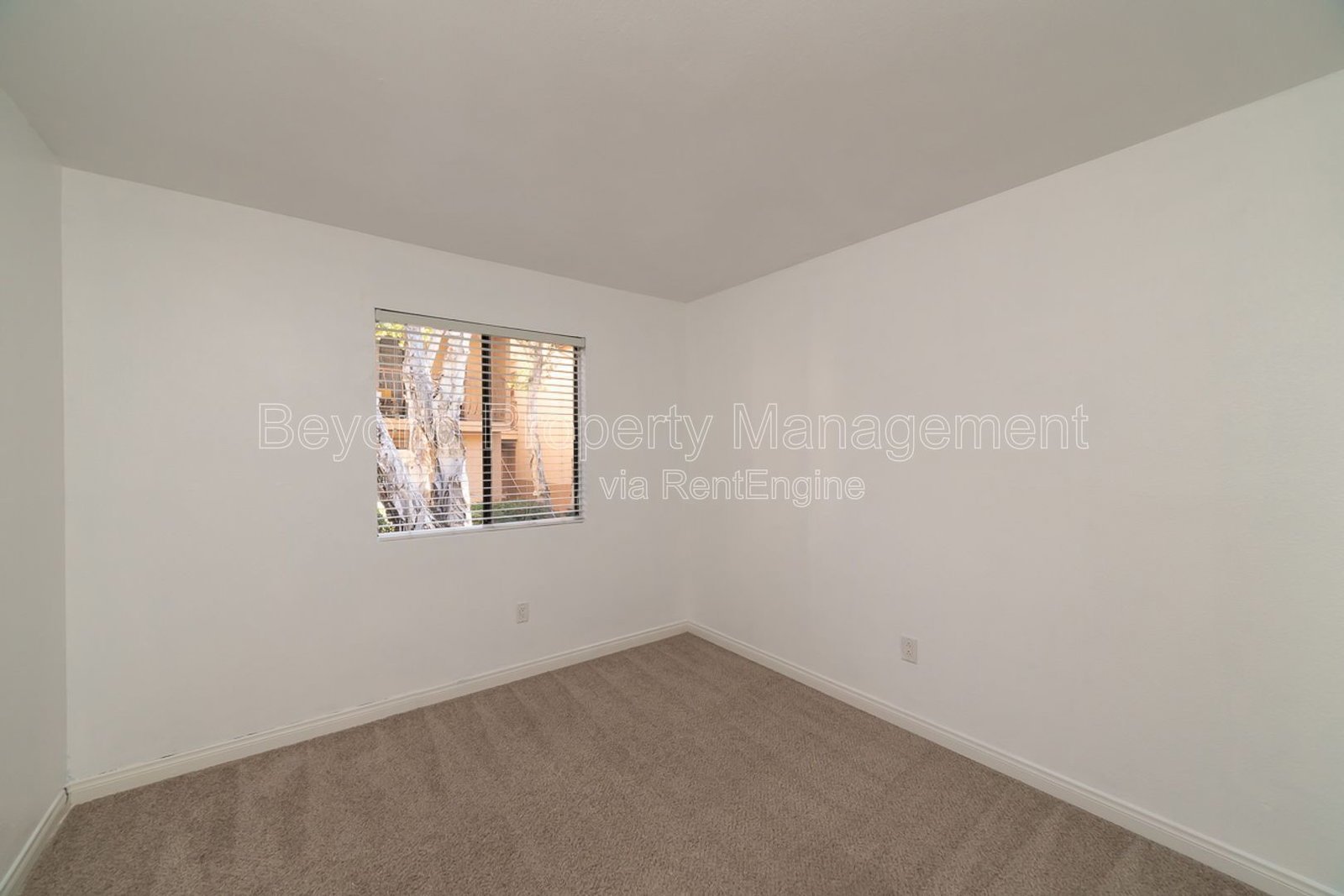 *** COZY 1ST FLOOR CONDO IN THE HEART OF RANCHO SAN DIEGO  *** property image