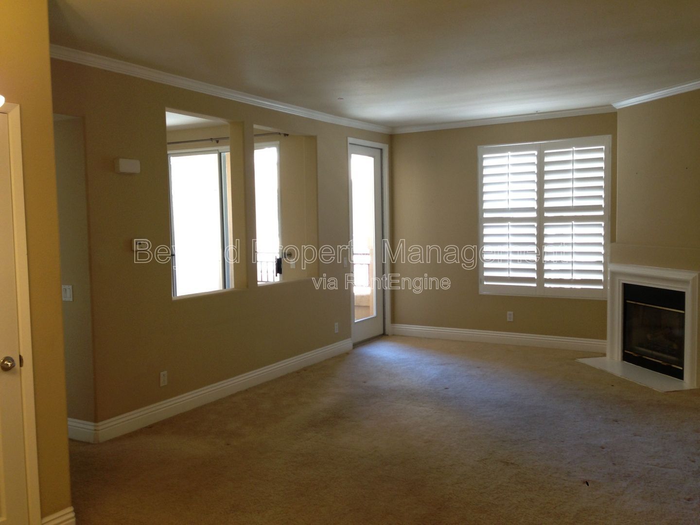 ***GORGEOUS 2 BED 2BATH CONDO***DEL MAR***ASSIGNED PARKING***GRANITE COUNTERS***PET FRIENDLY*** property image