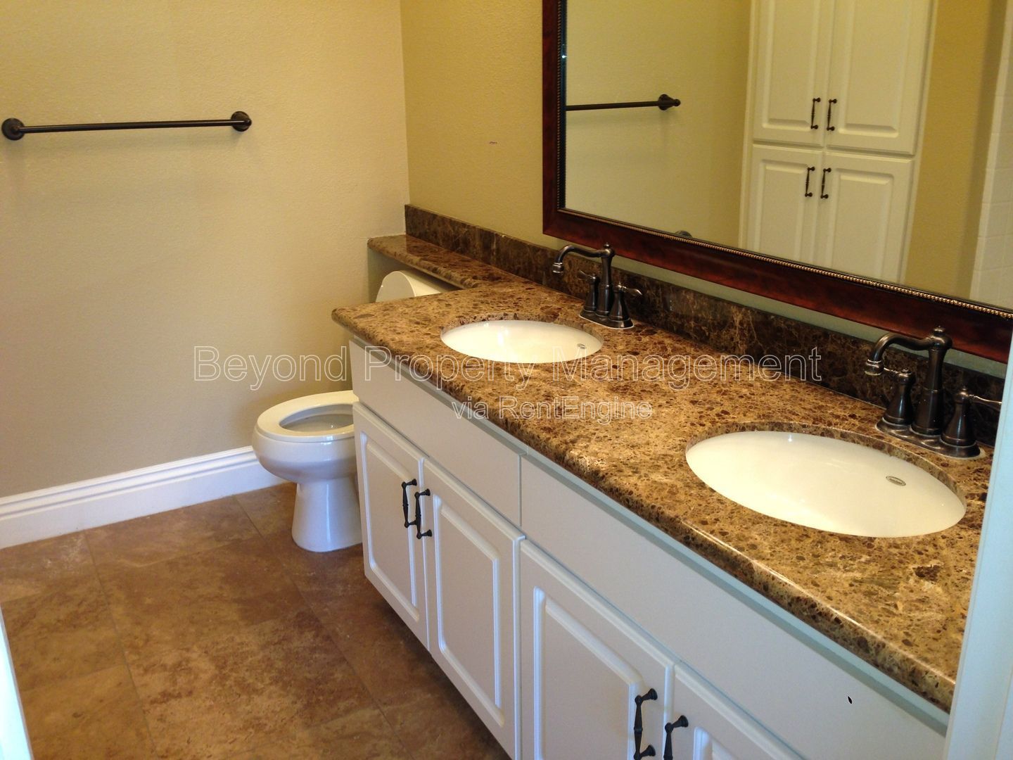 ***GORGEOUS 2 BED 2BATH CONDO***DEL MAR***ASSIGNED PARKING***GRANITE COUNTERS***PET FRIENDLY*** property image