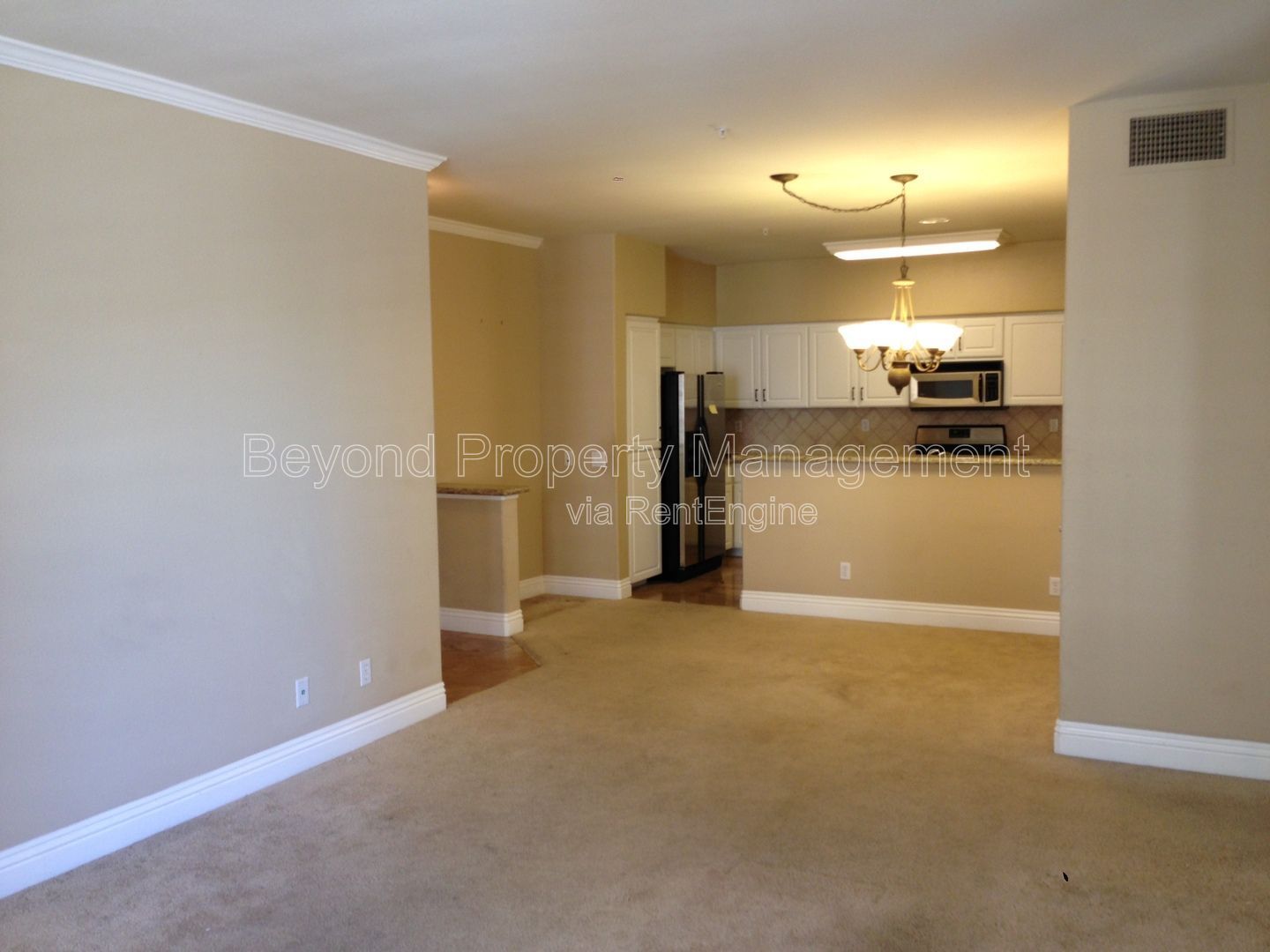 ***GORGEOUS 2 BED 2BATH CONDO***DEL MAR***ASSIGNED PARKING***GRANITE COUNTERS***PET FRIENDLY*** property image